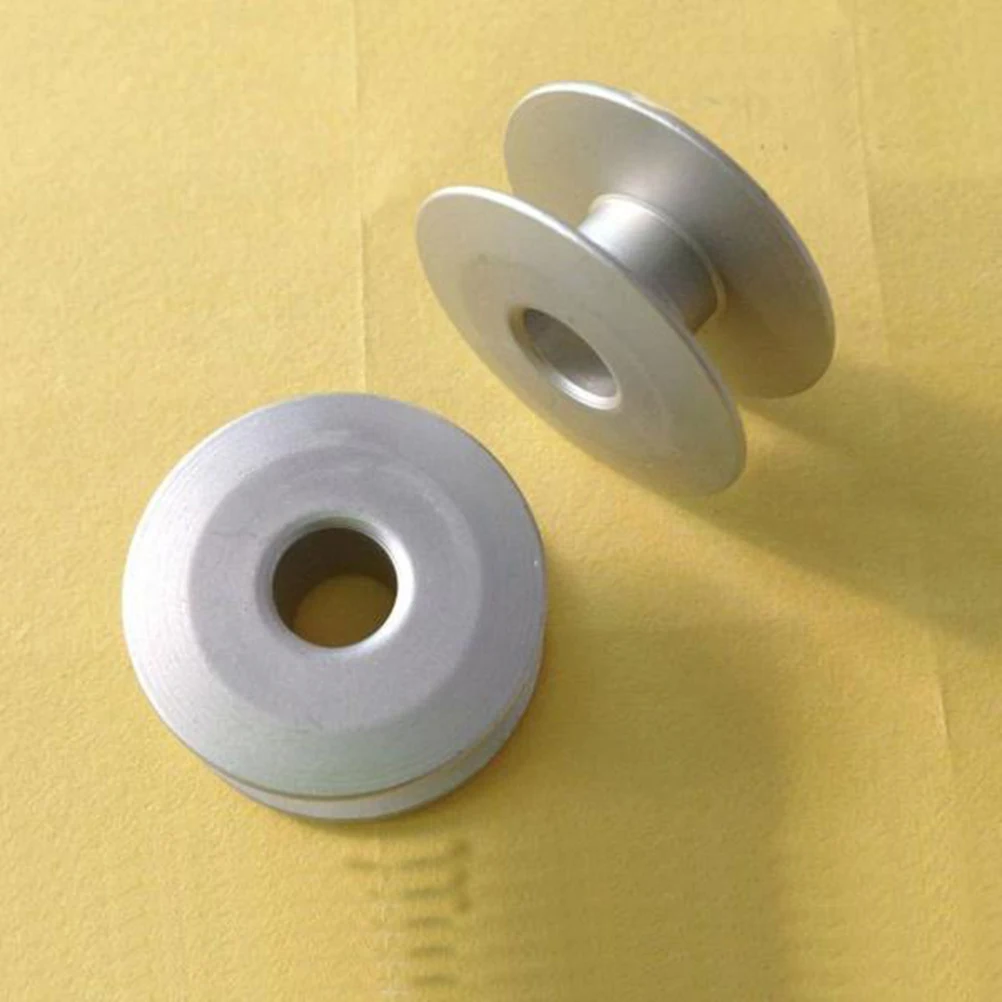 10 قطعة بكرات الخياطة المصنوعة من سبائك الألومنيوم هيكل متين شديد التحمل أنواع خيط ملونة واضحة سهلة تتبع الأدوات المنزلية 08 بوصة