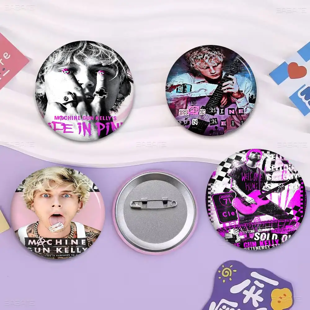 مغني الراب MGK M-آلة بندقية K-كيلي الإبداعية صفيح لينة زر دبابيس الحيوان أيقونة بروش التلبيب على ظهره شارة الملحقات دبوس #1