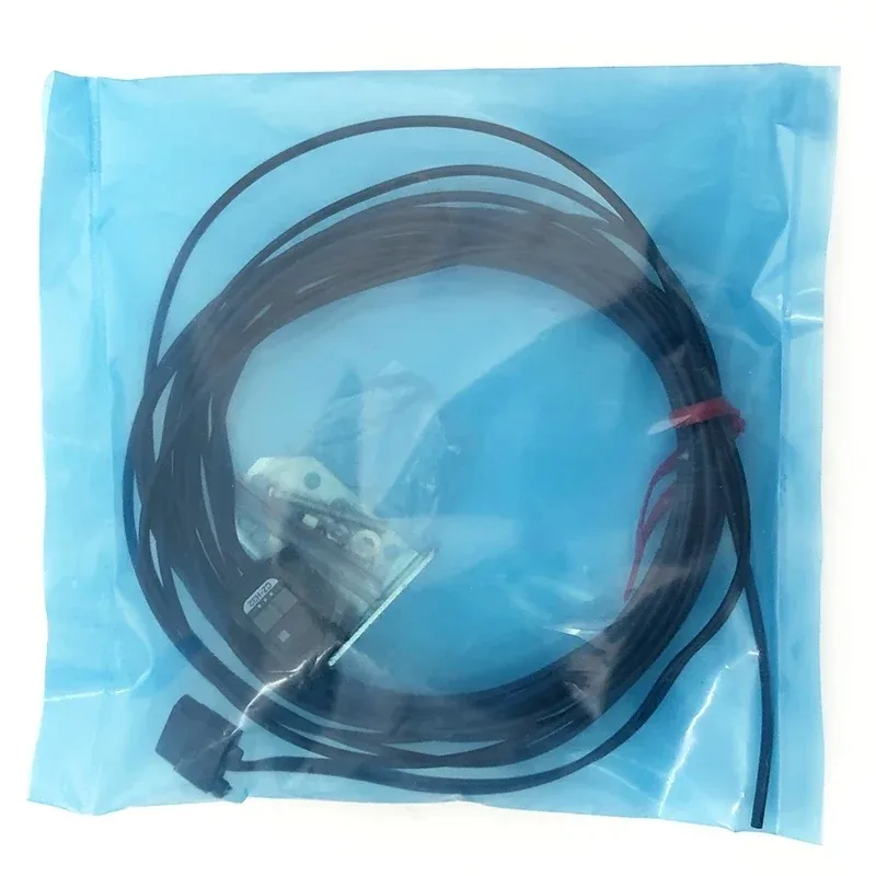 Keyence CZ Series Color Code Sensor (CZ-V21A/V21AP/V21P, CZ-H32/H35S/H37S/H72), Suitable for Industrial Color Detection