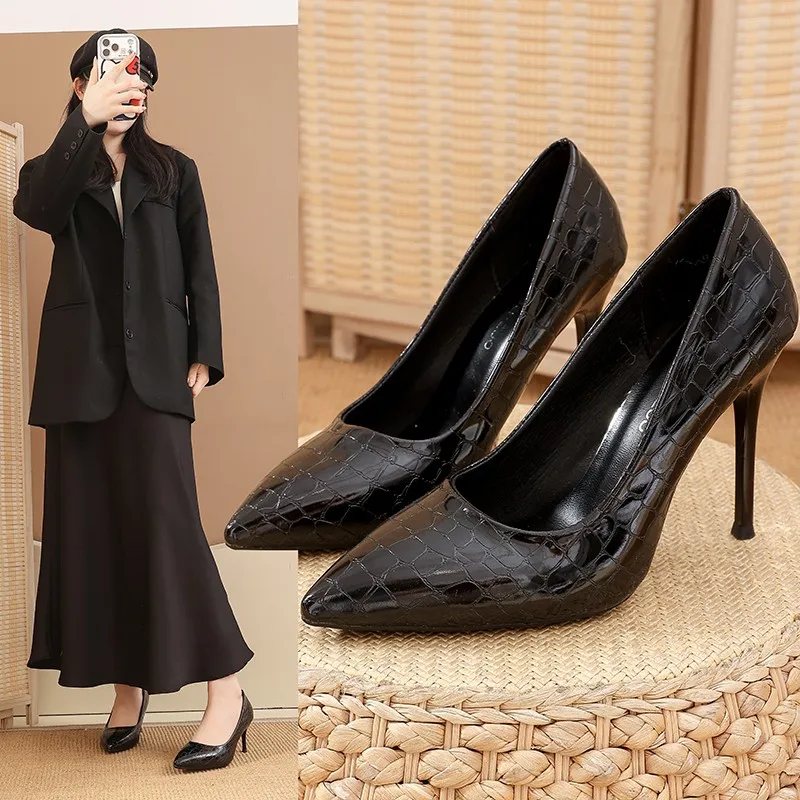 

Новые женские туфли-лодочки из лакированной кожи на шпильке с острым носком, универсальные, деловые, элегантные