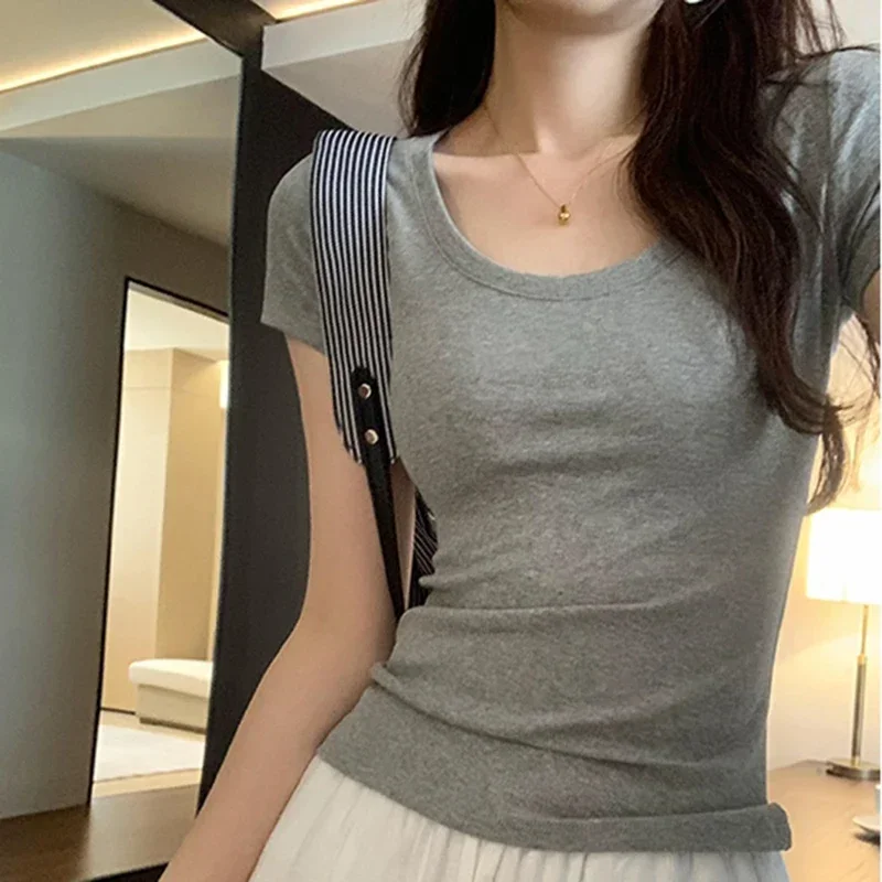 Femme 2026 Estate Casual T Shirt in cotone per le donne Magliette a maniche corte Moda Donna Abbigliamento Slim Basic O Collo Y2K Tee Shirt