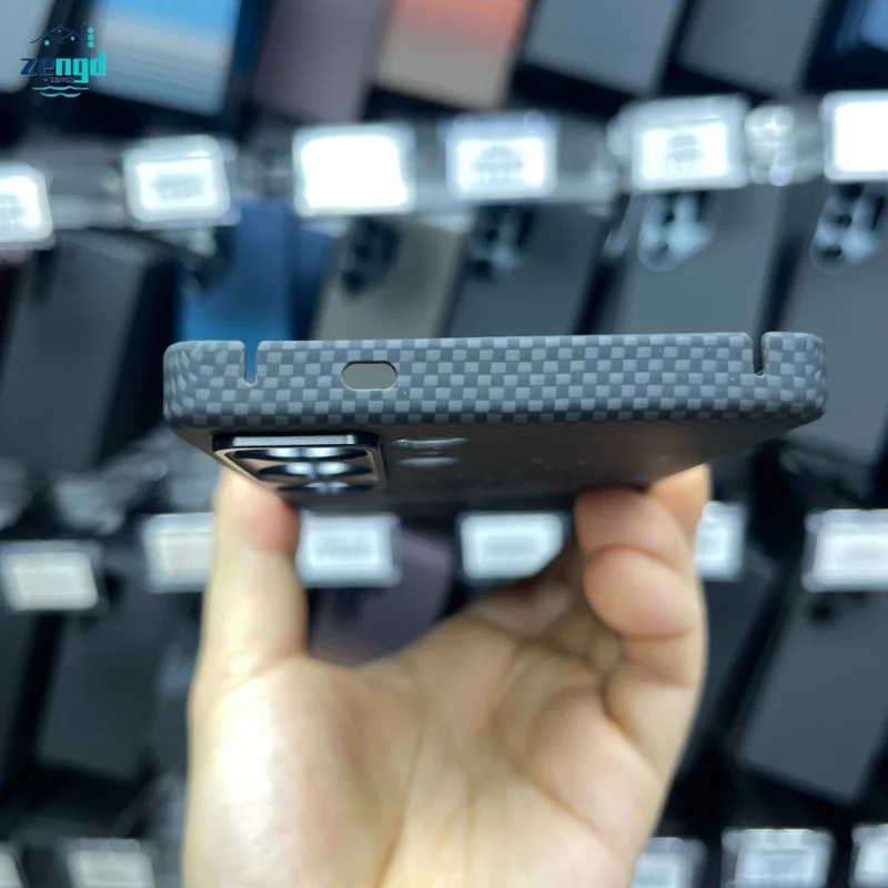 Etui magnetyczne do telefonu Samsung Galaxy S25 Ultra 1500D z włókna aramidowego (kevlar) w kolorze czarnym - ultracienkie i odporne na zarysowania