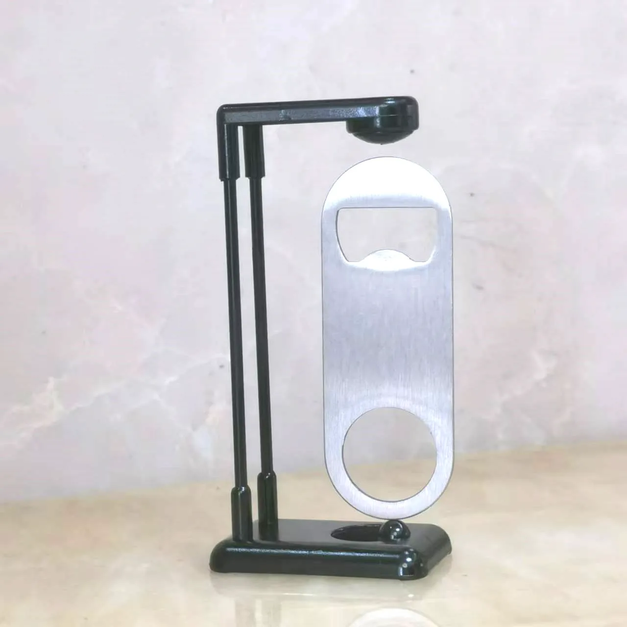 Magnetischer Levitations-Flaschenöffner für Bier, Diego Bar, Pub, Club, Restaurant und Heimgebrauch, Sommergetränke-Accessoires und Küchenbedarf, kreative Ornamente, Weihnachten, Halloween-Geschenke