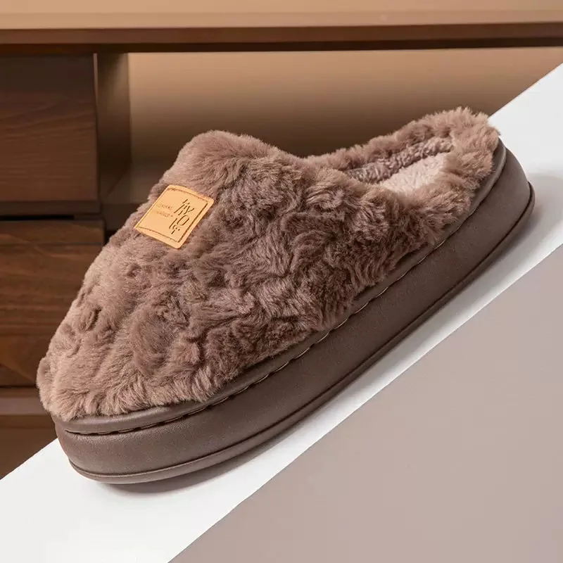 Unisex cotton slippers with a soft, cushioned solippers