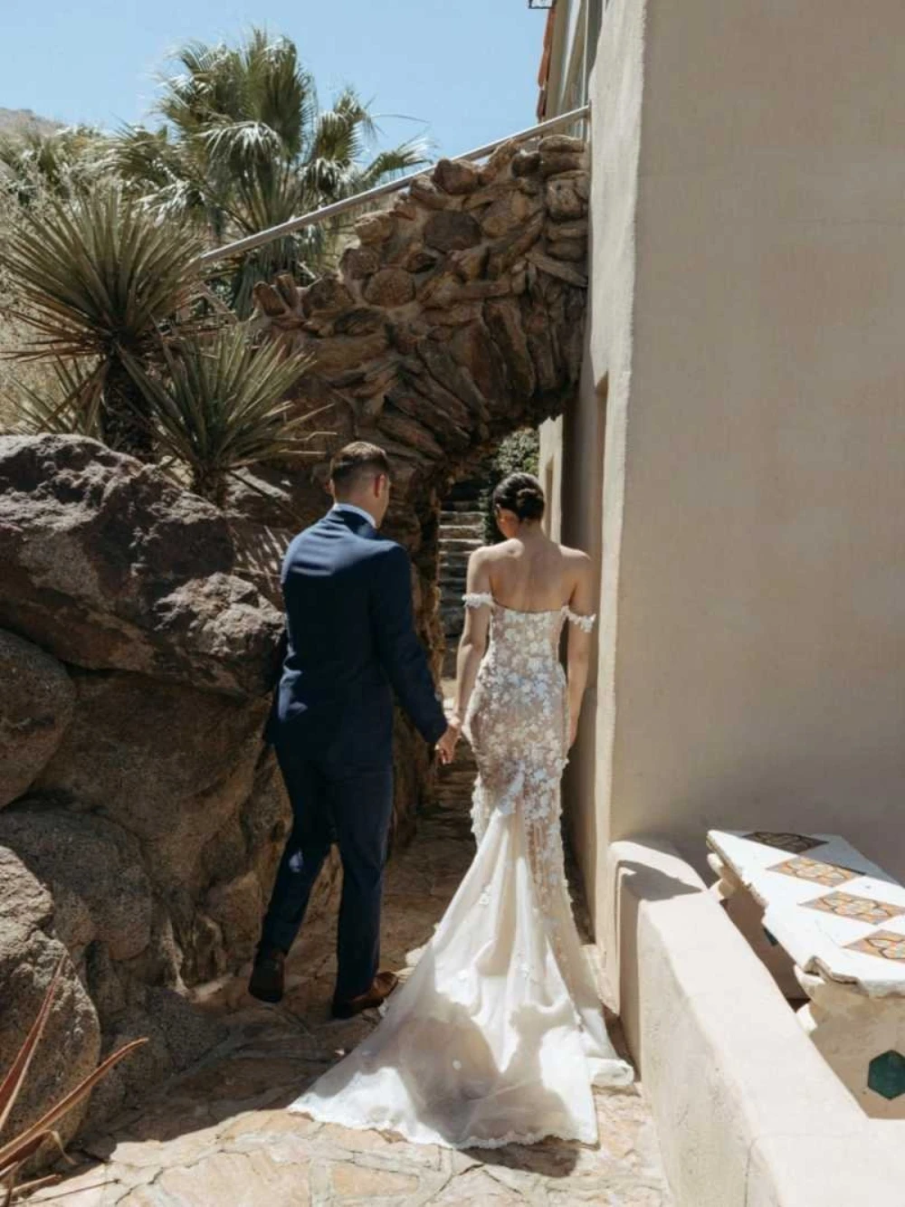 Classy Floral Appliques Beach Wedding Dress Sweet Mermaid Lace Cut Out Customized Bridal Gown Stunning Off the Shoulder Wear