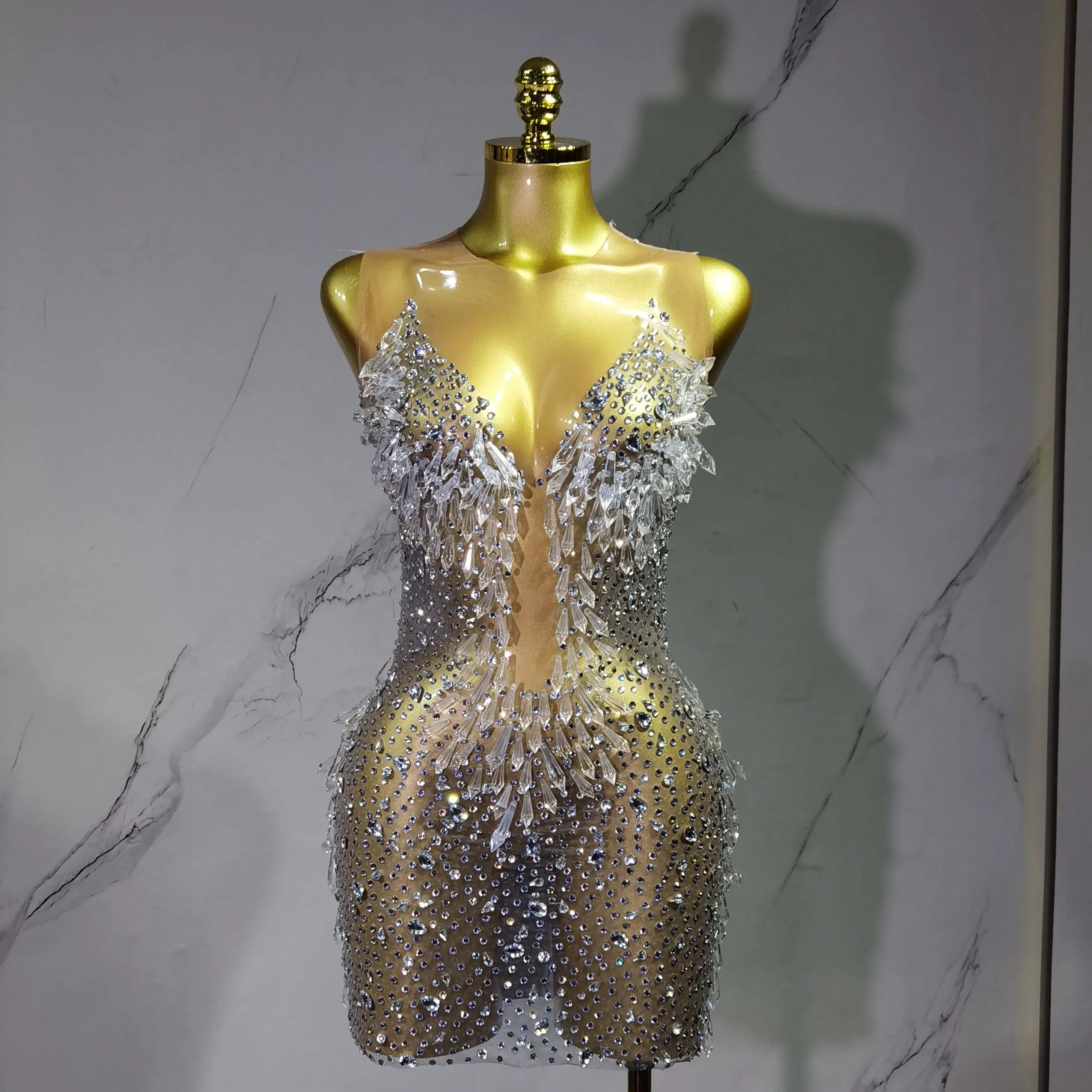 ラグジュアリーセクシーメッシュクリスタルダイヤモンドミニドレス レディース ステージパフォーマンス シンガー衣装 誕生日パーティー コスチューム ナイトクラブ 2025