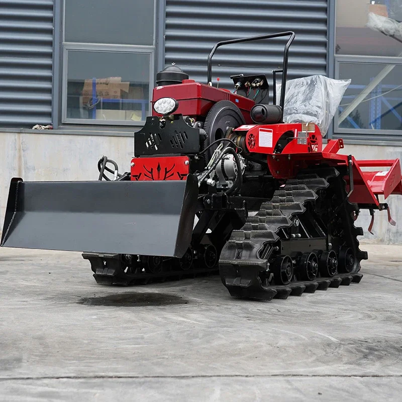 Trattore cingolato per macchinari agricoli con aratro a binario multifunzionale da 25 HP popolare tra coltivatori