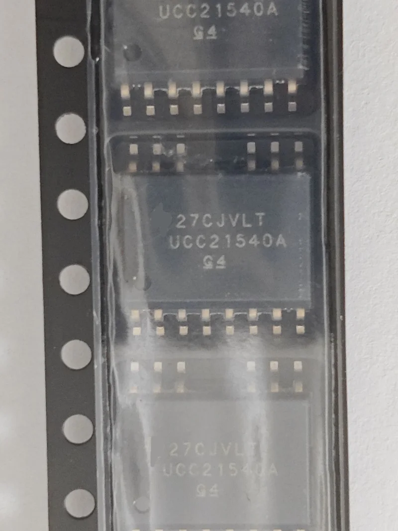 Isolators UCC21540ADWK Isolators - Gate Drivers 4A, 6A Gate Driver Capacitive Coupling 5700Vrms 2 Channel 14-SOIC