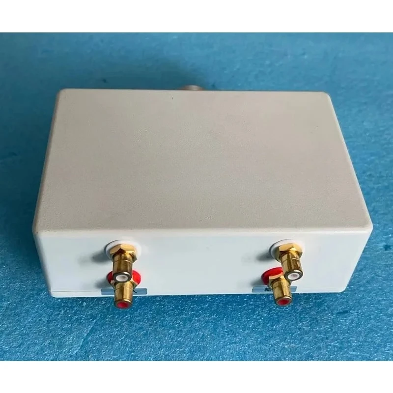 Continuously adjustable 12-level 400k step-by-step equal-loudness volume controller, accurate compensation and good effect