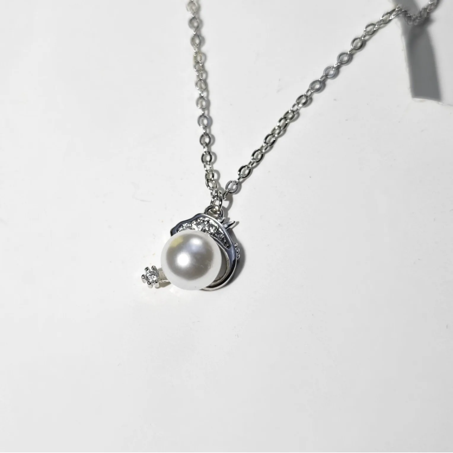 

Totem Dragon Pearl Pendant Necklace Fortune Transfer Exquisite Advanced Collarbone Chain Tide