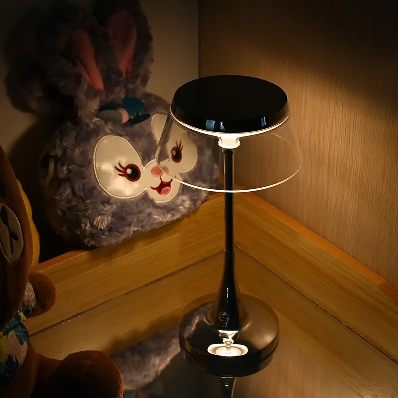 ชาร์จโคมไฟตั้งโต๊ะเดสก์ท็อป Chrome Desktop ตกแต่งไฟกลางคืน