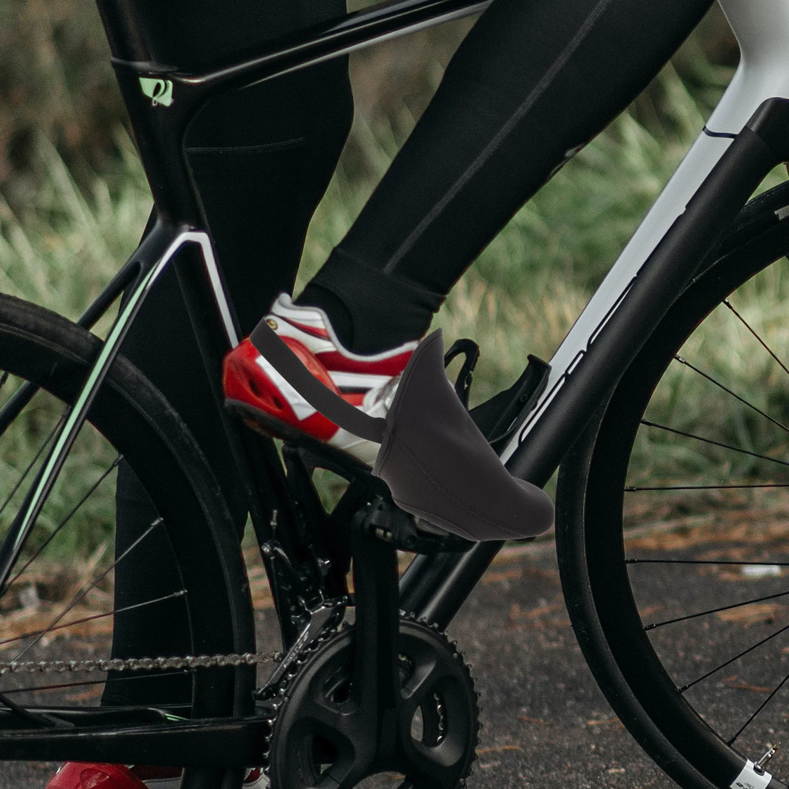 

1Pair Cycling Shoe Covers Windproof Thermal Toe Protectors Anti-Slip Overshoes Waterproof Outdoor Riding Supplies