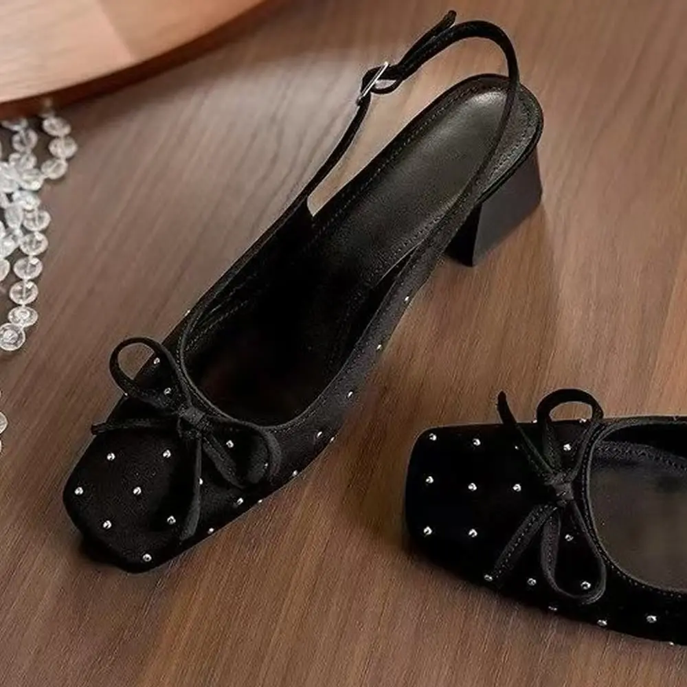 2025 جديد القوس الأسود حذا فردي للسيدات رحلة الظهر حزام باوتو الصنادل المرأة الصيف كتلة كعب عالية الكعب