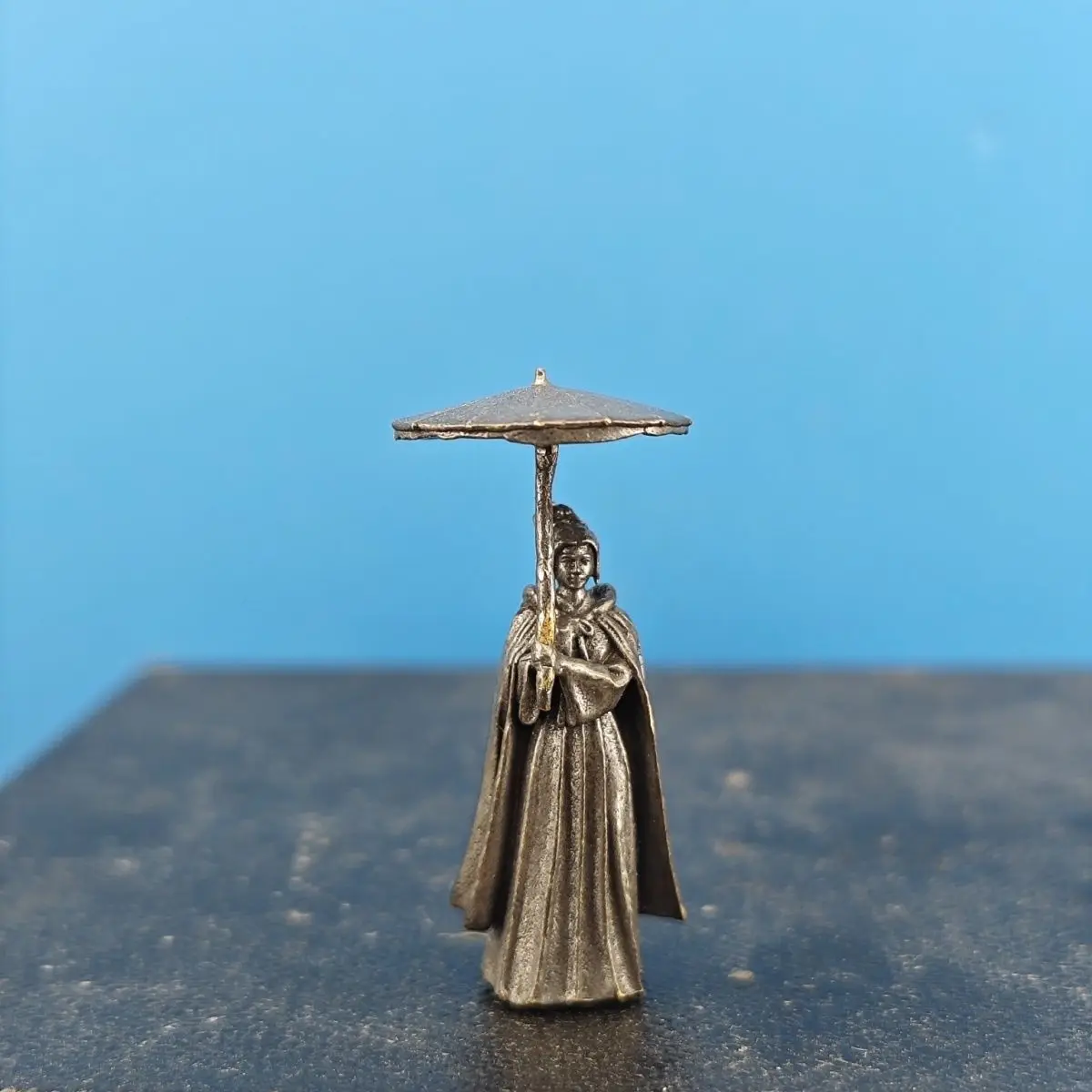 Brass Ancient Style Umbrella Girl Umbrella Figurative Rockery Water and Land Tank Micro Landscape Bonsai Landscape Miniature