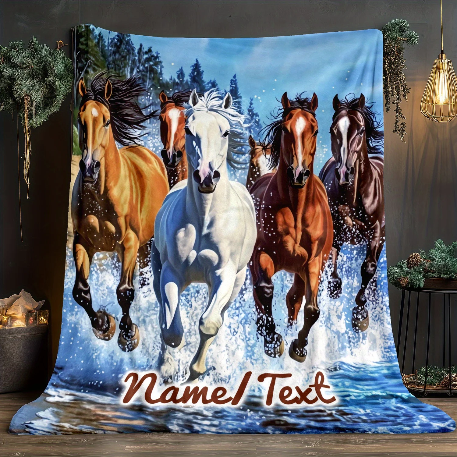 

Персонализированное одеяло для лошадей с изображением бегущих лошадей в лесу на воде, с возможностью нанесения имени и текста, мягкое флисовое покрывало, подарок для любителей лошадей