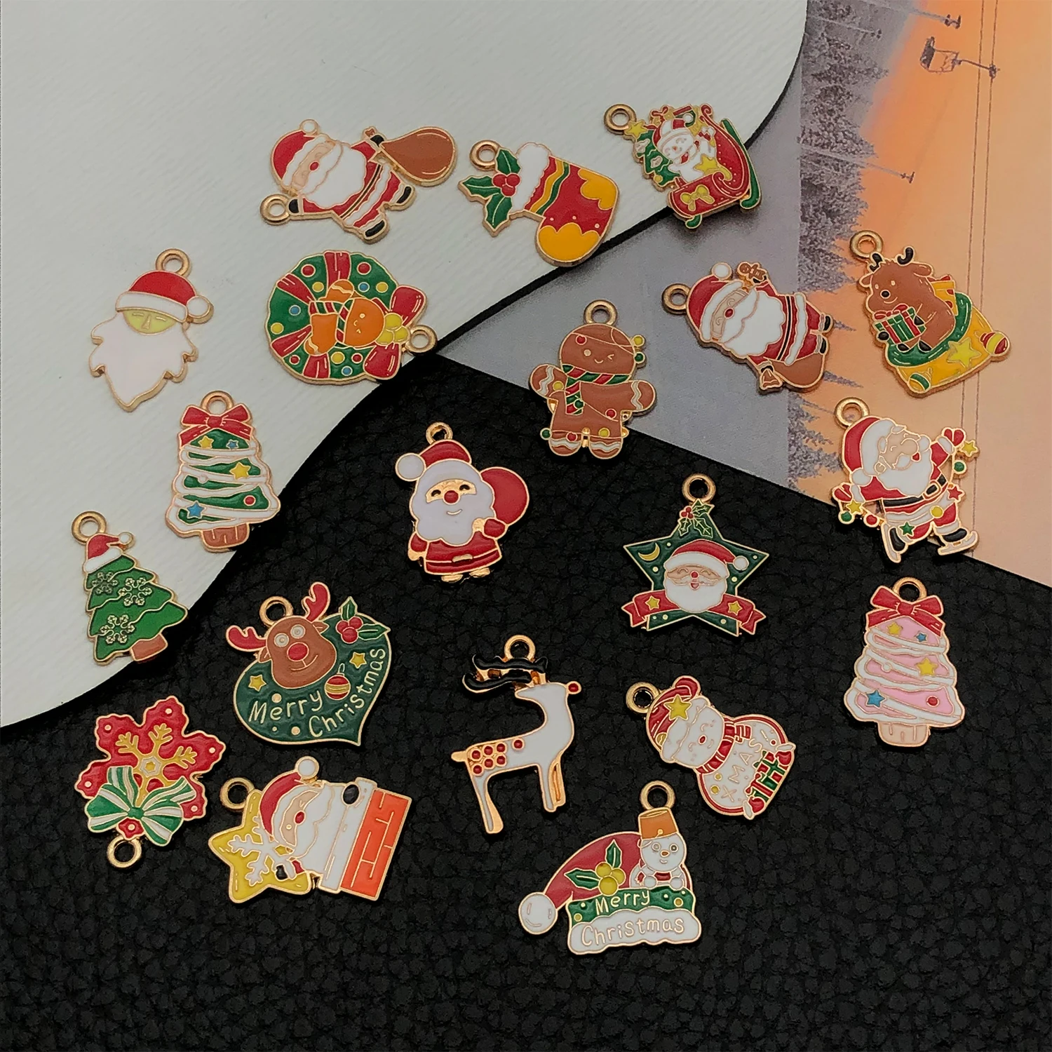 20pcs Drip Zinc Alloy Christmas Charms Santa Claus Tree Reindeer Gingerbread Man Pendants DIY Necklace Earring Jewelry