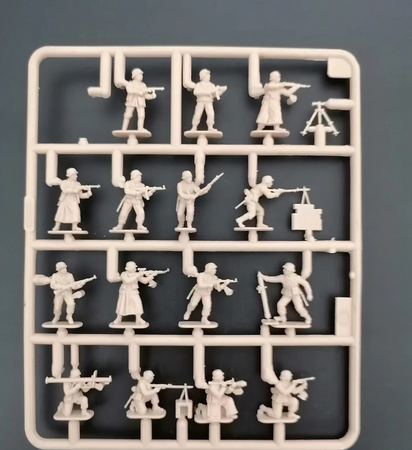 Miniature model 1/72 Germman elite troops soldiers 14pcs/set