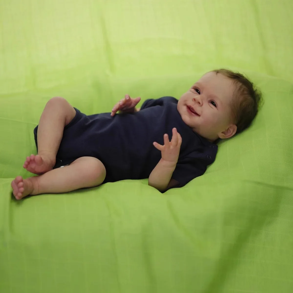 Uroczy Sebastian Bebe Reborn Dziewczynka Miękkie Ciało Silikonowy Winyl z Włosami Wszytymi w Żywiczę Miękki w Dotyku Realistyczny Prezent dla Noworodka Dziewczynki