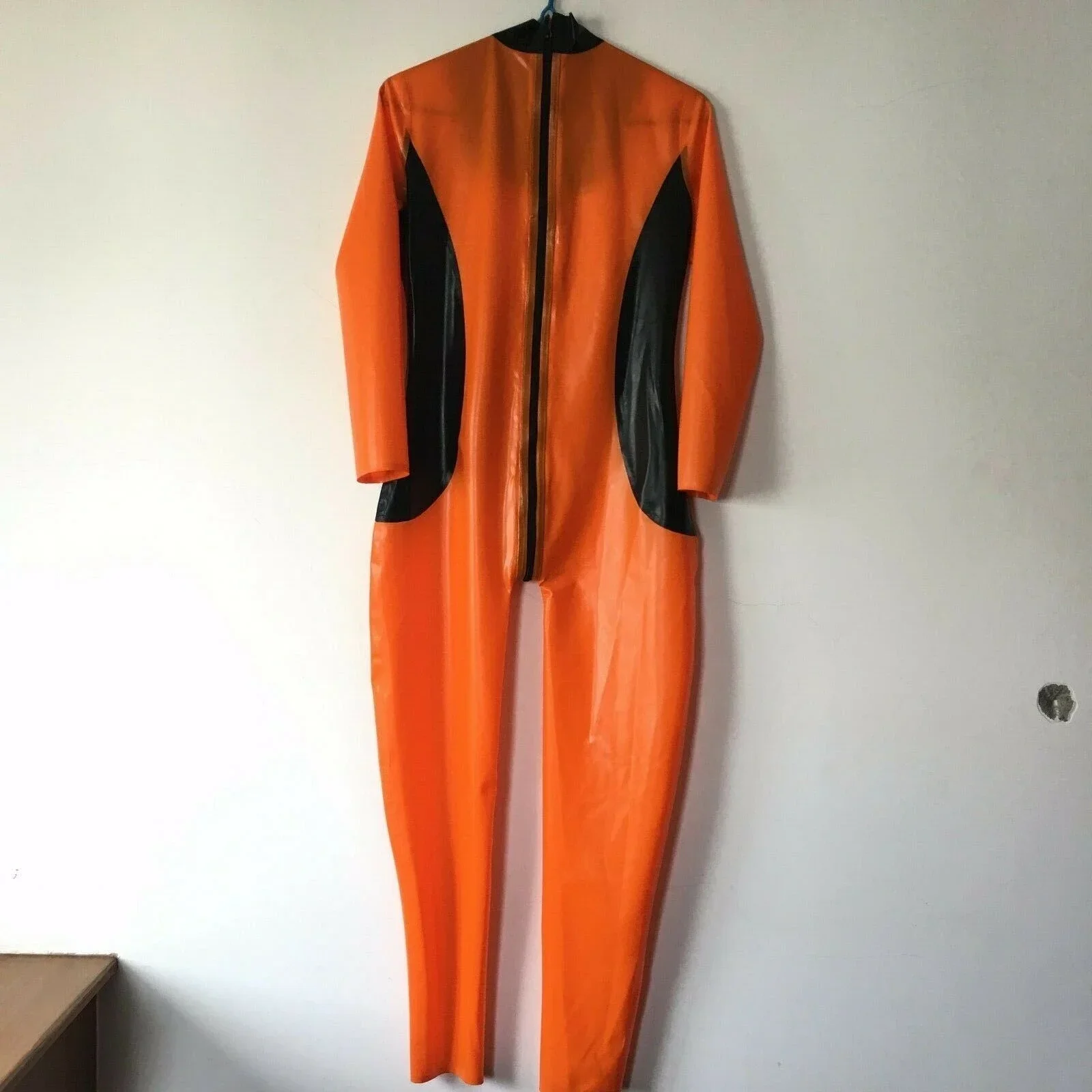 الصدام الأسود والبرتقالي! بدلة Catsuit من اللاتكس المطاطي بنسبة 100% - كوسبلاي × كلوبوير فيوجن، منحوتة بشكل ساخن لليالي التنكرية