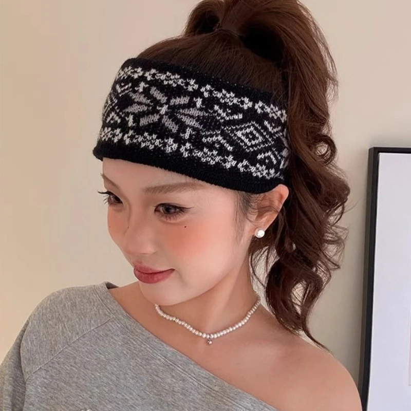 

Color-blocked Striped Knitted Hair Band Autumn and Winter Elegant Wide-edge Ear-Protecting Warm Headscarf Head Cover Accessory