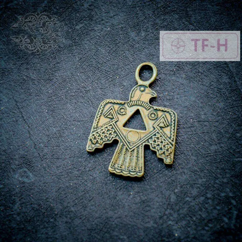 1Pcs Brass Indian Imprint Retro Thunderbird Totem Keychain Necklace Pendant