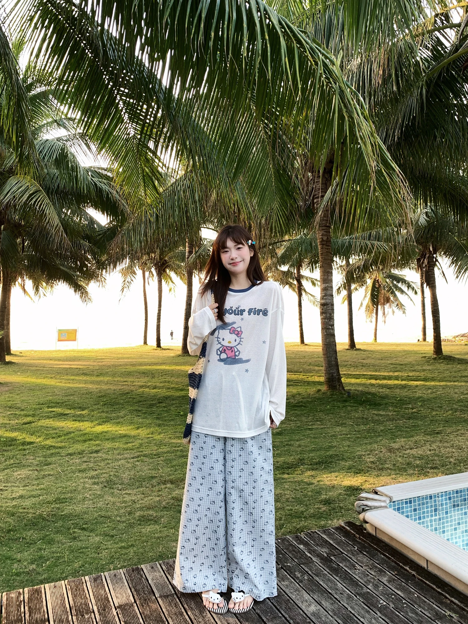 

Модная солнцезащитная накидка с длинными рукавами и круглым вырезом, свободные брюки с клетчатым принтом от бренда Little Lady