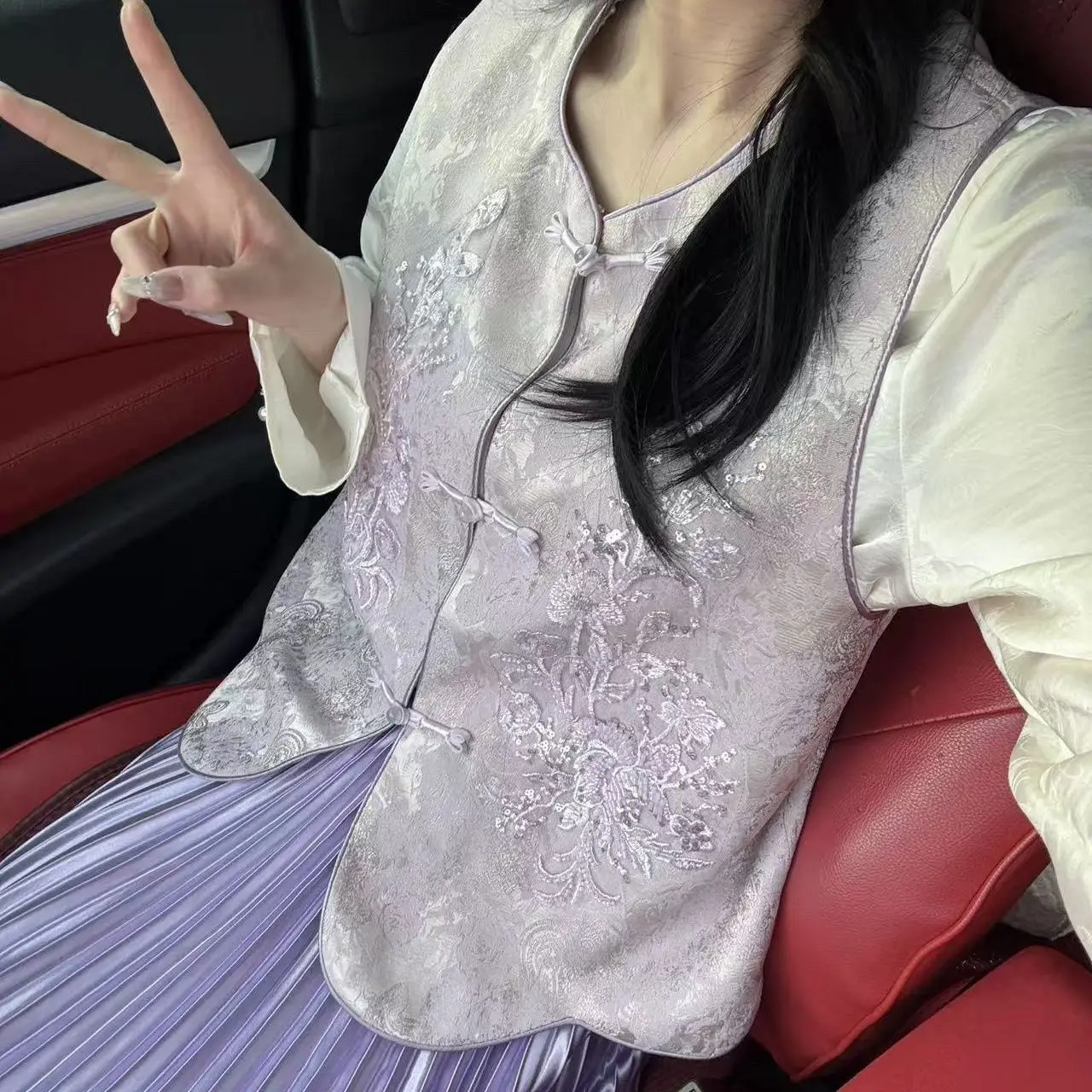 New Chinese Style Women Embroidery Vest Female Luxury Beaded Flower Vest Streetwear Sleeveless Short Coat Elegant Vintage Vest