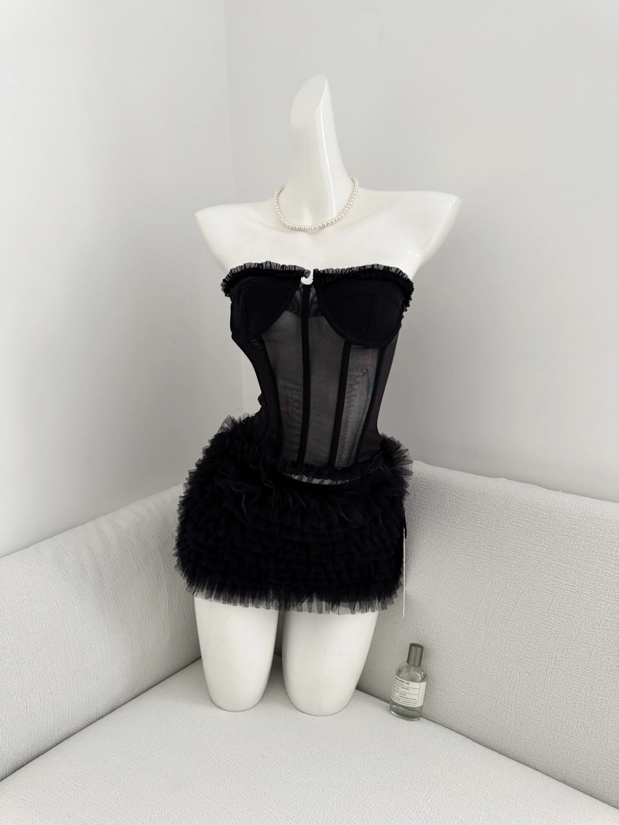 

Женская сексуальная черная юбка из двух предметов, женский сексуальный комплект без рукавов без бретелек сзади на шнуровке, тонкий топ-труба + пышная мини-юбка