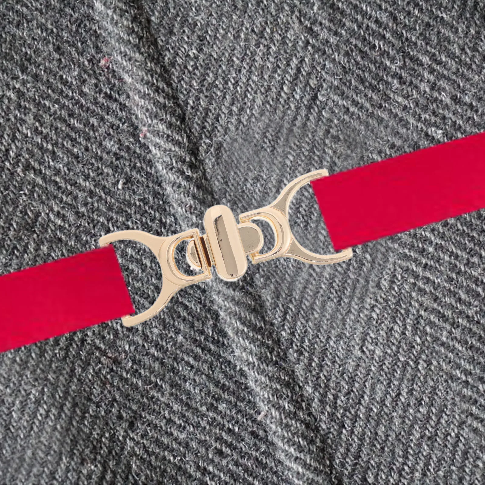 

2Pcs Stylish Metal Buckle for Coats Suits Jackets Durable Interlocking Design Adjustable Length Fashion Enthusiasts