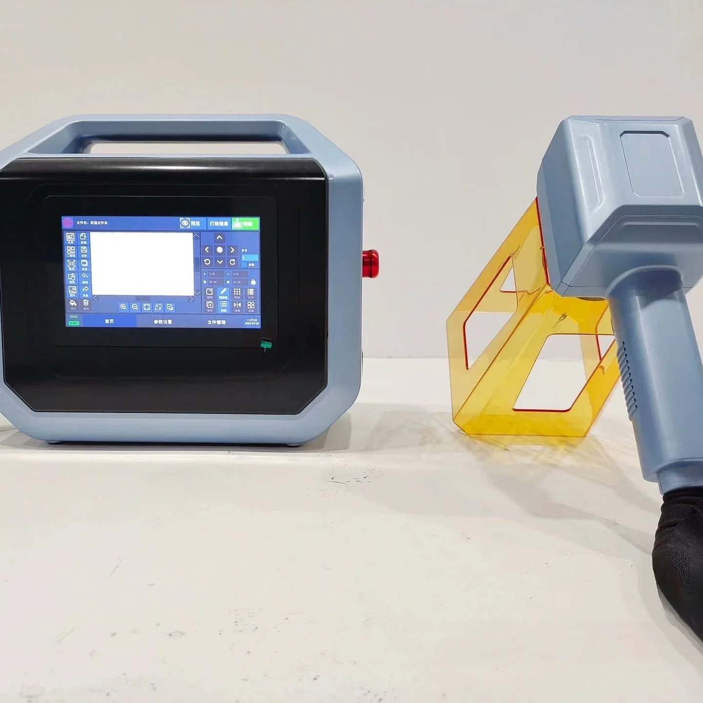 

Cheap Price 20w 30w Mini Handheld Fiber Marking Machine For PVC Plastic PIPE Engraving Printing