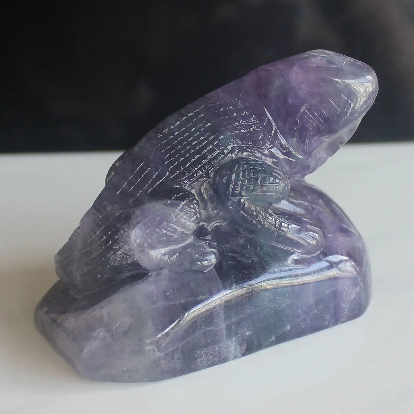 

Hand carved rainbow fluorite crystal lizard figurine animal carving home decor 75mm