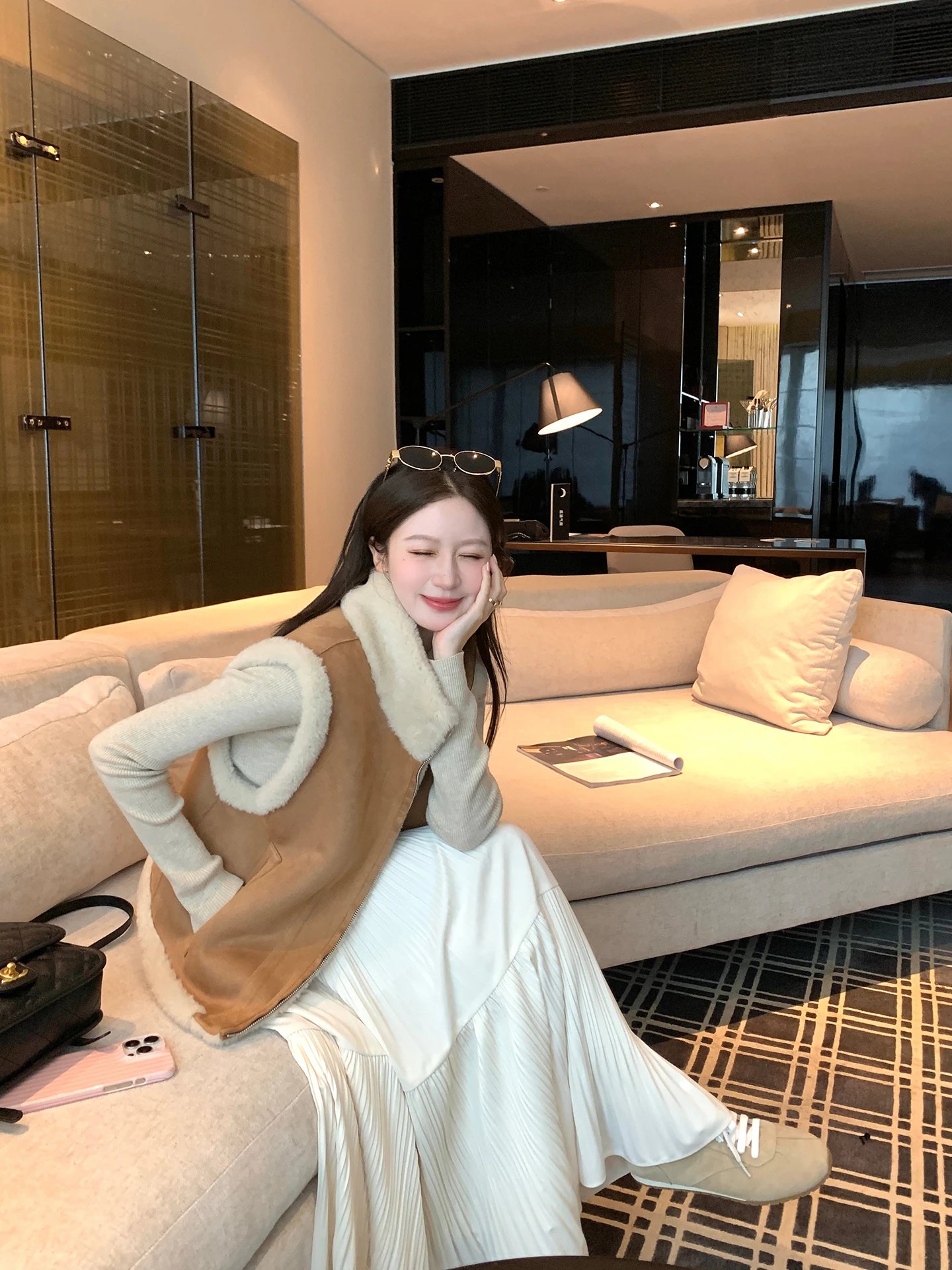 

Двусторонний замшевый жилет, женское пальто из овечьего меха YANUOYU для поездок на работу, осенне-зимнее пальто на молнии