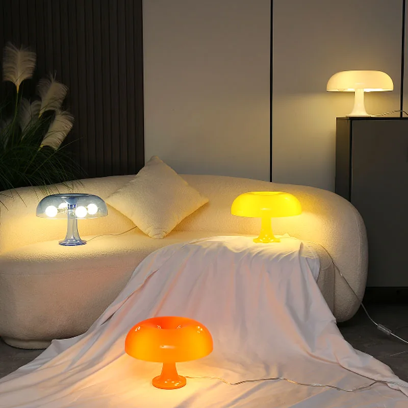 Lámpara de seta de diseñador italiano para dormitorio, luz de escritorio minimalista moderna con 4 bombillas, decoración de mesita de noche y sala