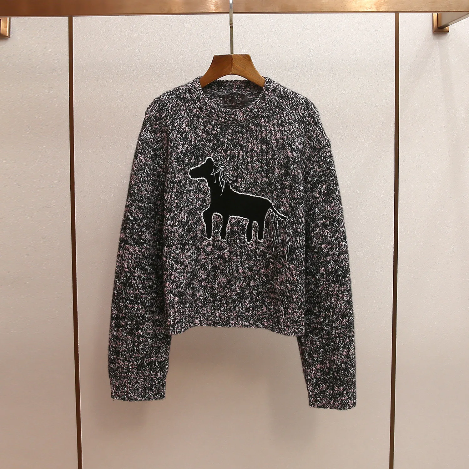 

MaSande High-End Women's Winter New Simple Sle Embroidered round Ne Loose Long Sve Overhead Needle Knitted Sweater