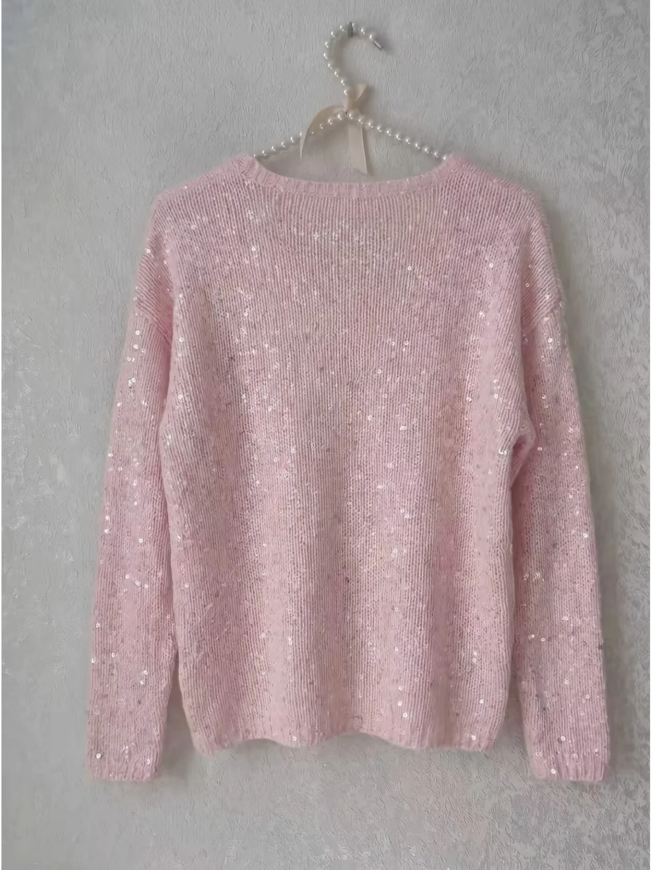 Women's plus-size pure-color V-neck sequin sweater knitted pullover, a versatile home wear suitable for spring and autumn