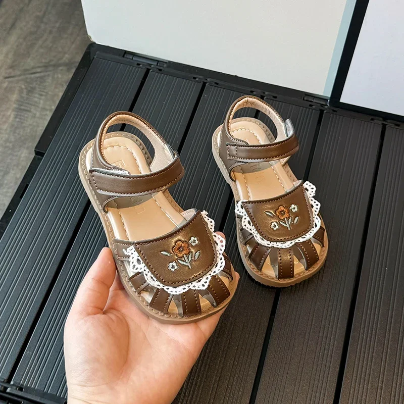 Autumn Models Girls Single Shoes Girls Embroidered Flowers Small Leather Shoes Dark Brown for Small Kid Baby Princess Shoes