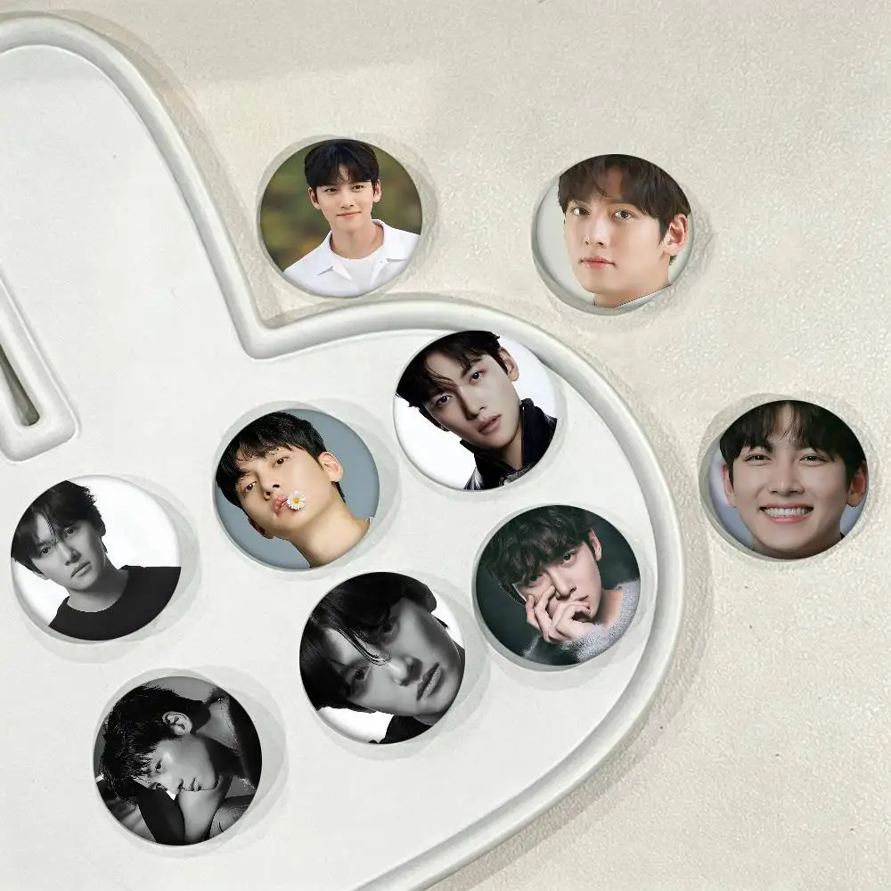 Korean Star Ji Chang Wook Round Badge Lapel Pin Backpack Clothing Jewelry Accessories Gift Brooch