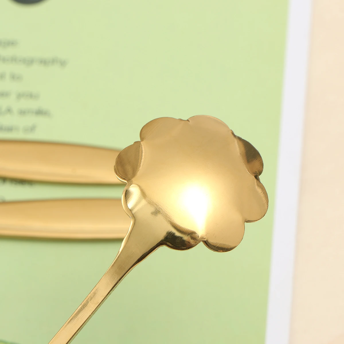 

3 pcs Stainless Steel Coffee Spoon Petal Shaped Cake Dessert Spoon Long Handle Mixing Spoons For Cocktail Tea Heat