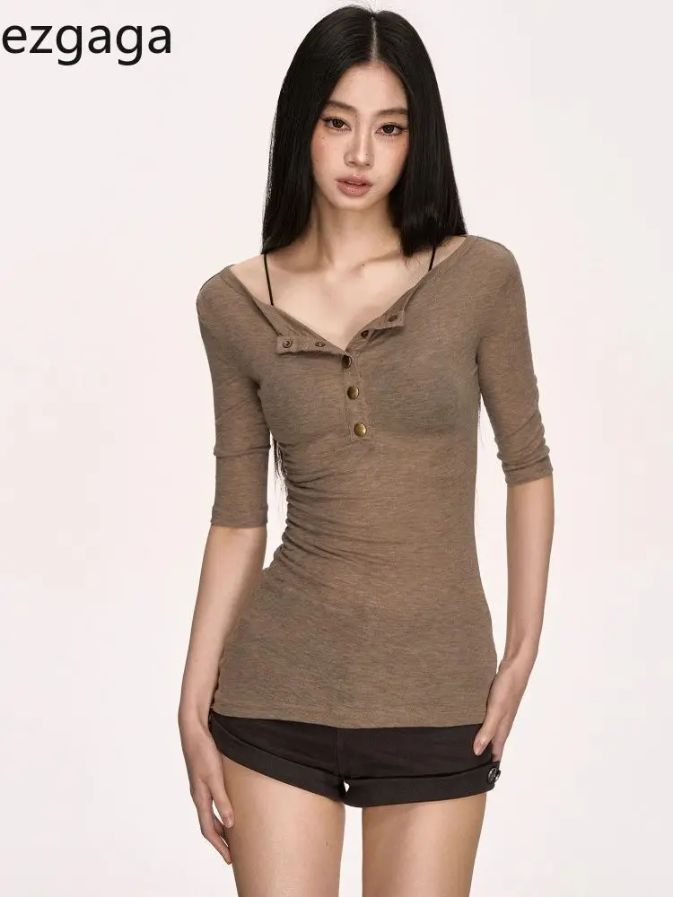 T-shirts Ezgaga pour femmes, manches courtes, coupe slim, couleur unie, printemps automne, mode boutonnée, style Y2K, vintage, grunge, décontracté