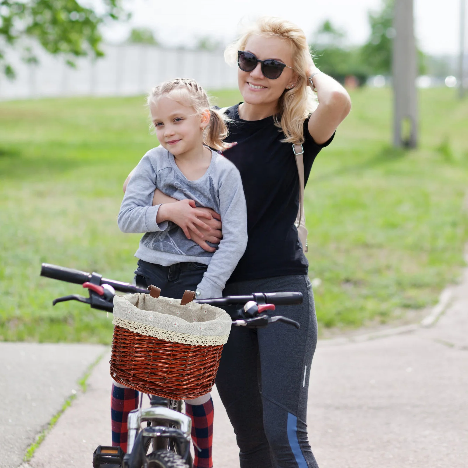 Stylish Vintage Woven Rattan Basket Durable Portable Vegetable Fruit Basket For Shopping Cycling Woven Bucket Brown