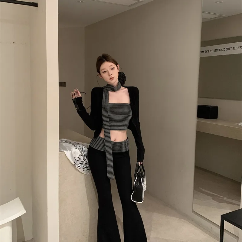 

Модный пикантный комплект для девочек, весна-лето 2024, новый дизайн в полоску, высококачественный топ-труба, открытый кардиган, длинные брюки, модный ансамбль