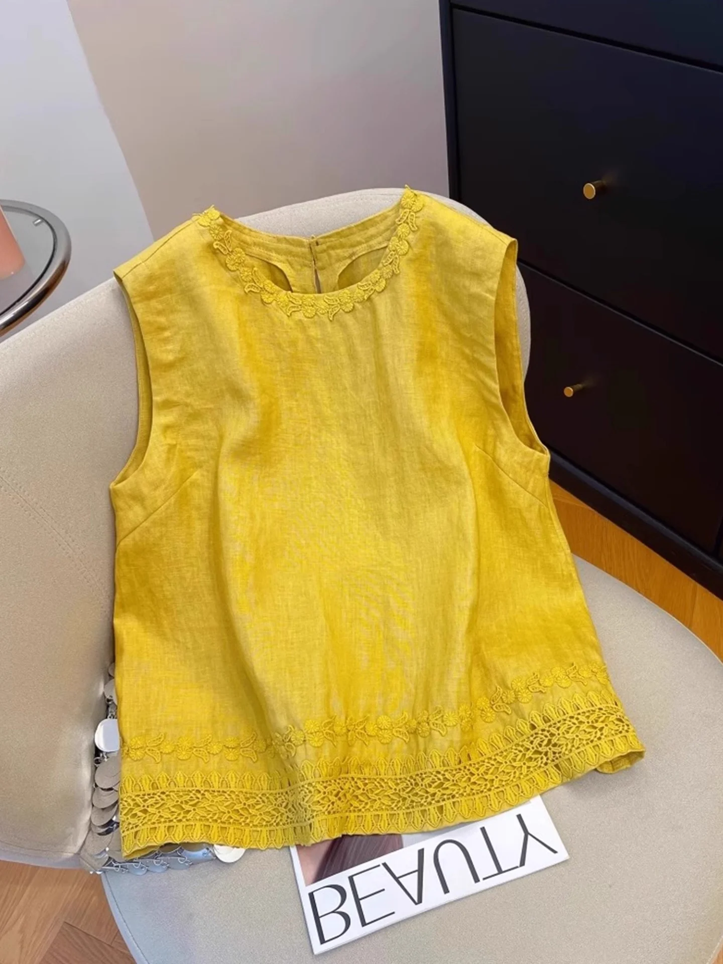 round Ne Svel Embroidered Vest Women's Overhead Pure Color Summer Heavy Embelliment Design Sense irt