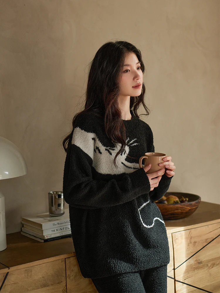 ملابس منزلية نسائية جديدة للخريف والشتاء، مجموعة ملابس نوم كلاسيكية سوداء برقبة دائرية سميكة ودافئة