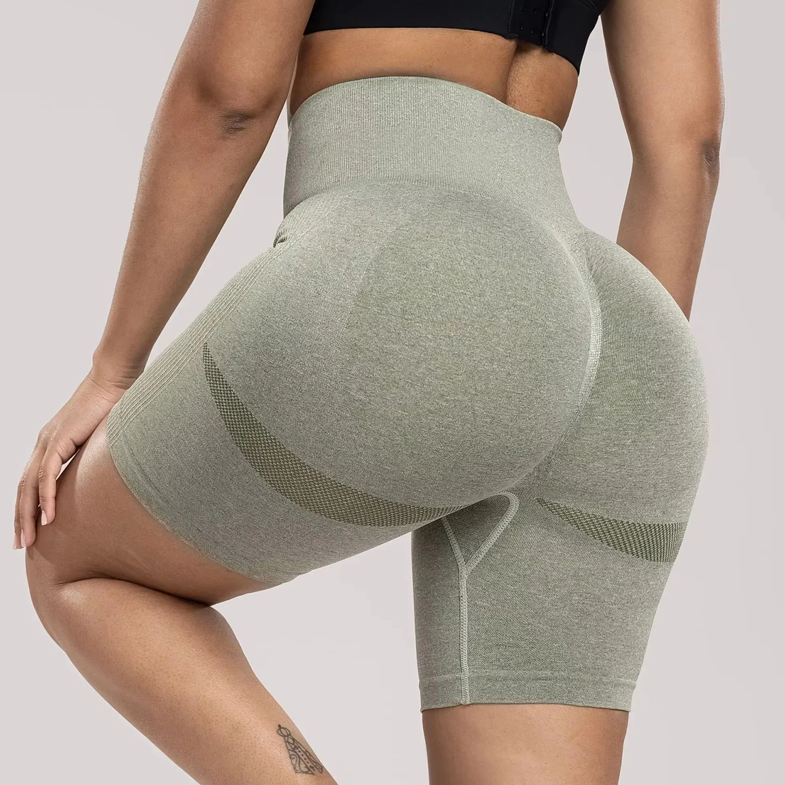 Seamless Sports Women Shorts Muliticolor Yoga Shorts Stretchy High Waist Running Cycling Leggings Hip Liftting Solid Gym Shorts