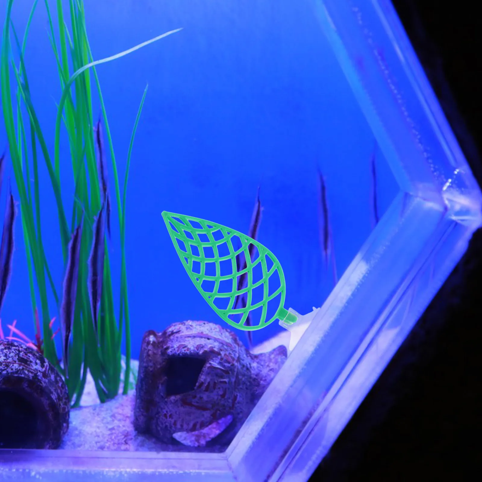 

Plastic Betta Fish Tank Bed ABS Durable Suction Cup Aquarium Accessory Betta Resting and Spawning Place Fish Tank Hammock