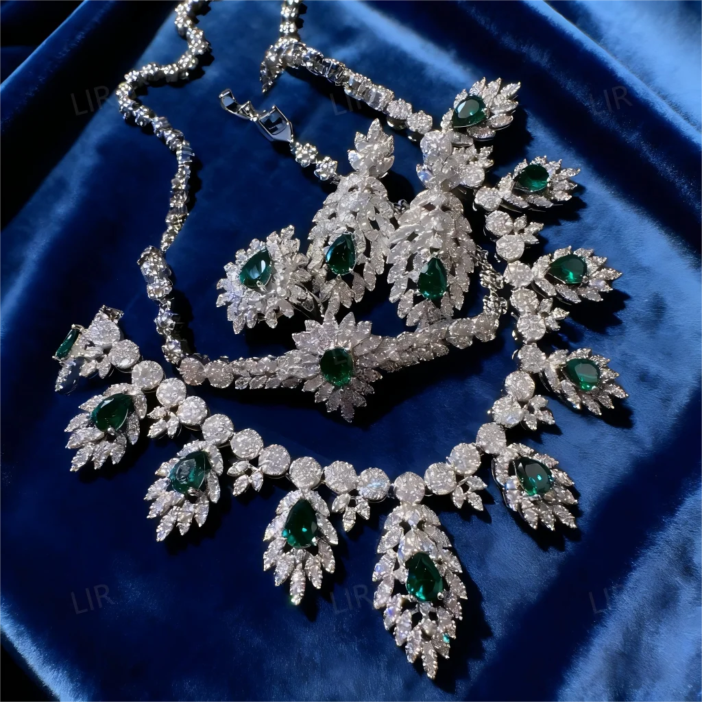 مجموعة مجوهرات نسائية مخصصة: قلادة على شكل دمعة من الأحجار الكريمة الخضراء على شكل طاووس نمساوي عتيق، وسوار من الريش والزركون، وخاتم وأقراط #3