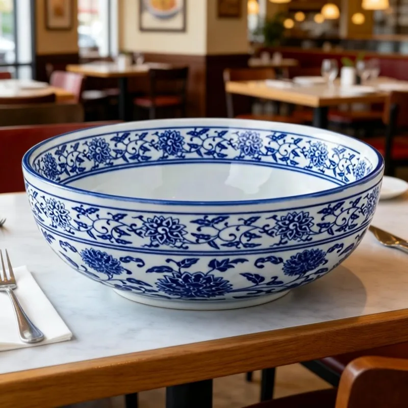 

Кухонная утварь: салатница, японская посуда для рамена, кастрюля для супа, миска, чаша, кухонные принадлежности для окунания.