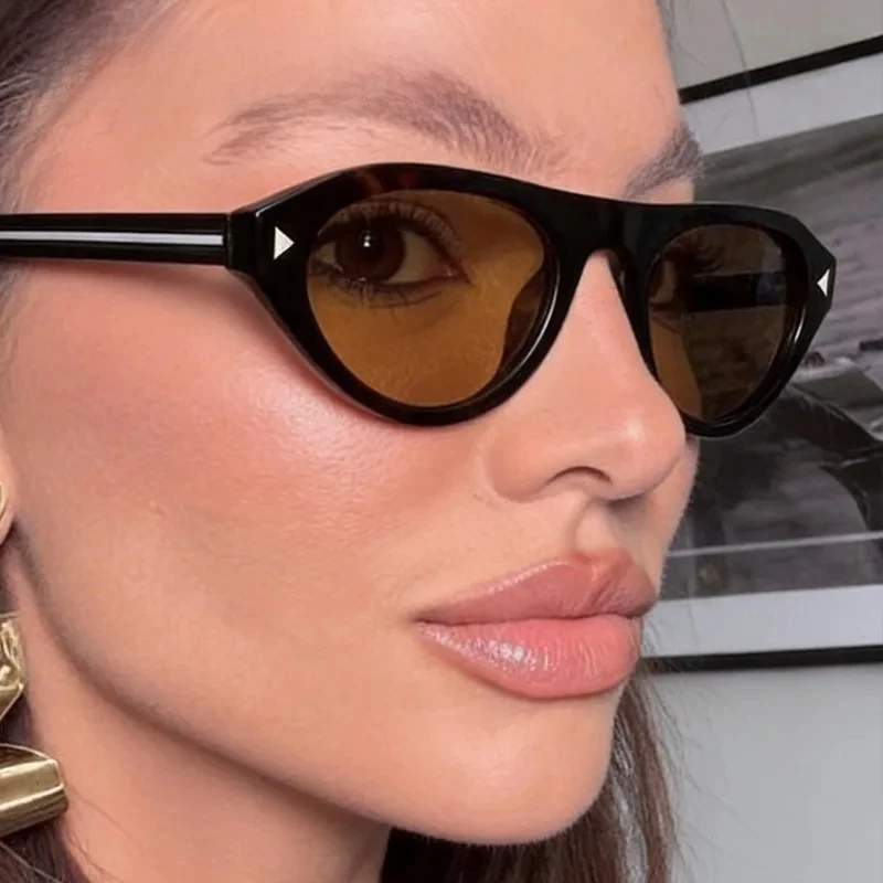 

VAKA new fashion rivet cat eye sunglasses for women vintage black gradient elegant sun glasses ladies sexy uv400 driving shades
