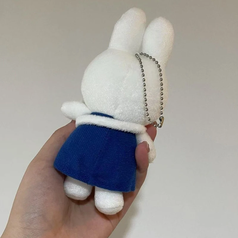 Poupée en peluche Miffy mignonne, jupe bleue de dessin animé, jouet en peluche, accessoires de sac à dos, pendentif Dopamine, porte-clés créatif, cadeaux pour filles