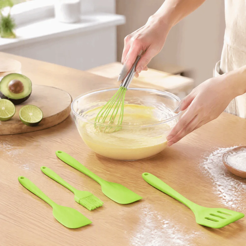 Silicone Kitchen Utensil Set Red Green Non-Stick Surface Baking Tool Set Heat Resistant Ergonomic Design Cooking Utensil Set